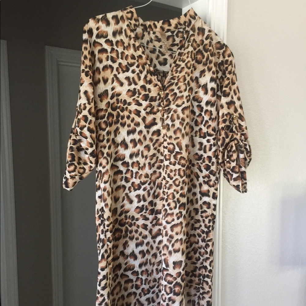 🎉 Leopard print light weight tunic